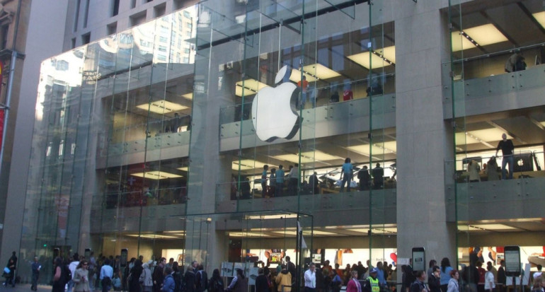 Apple Retail Opening in Singapore